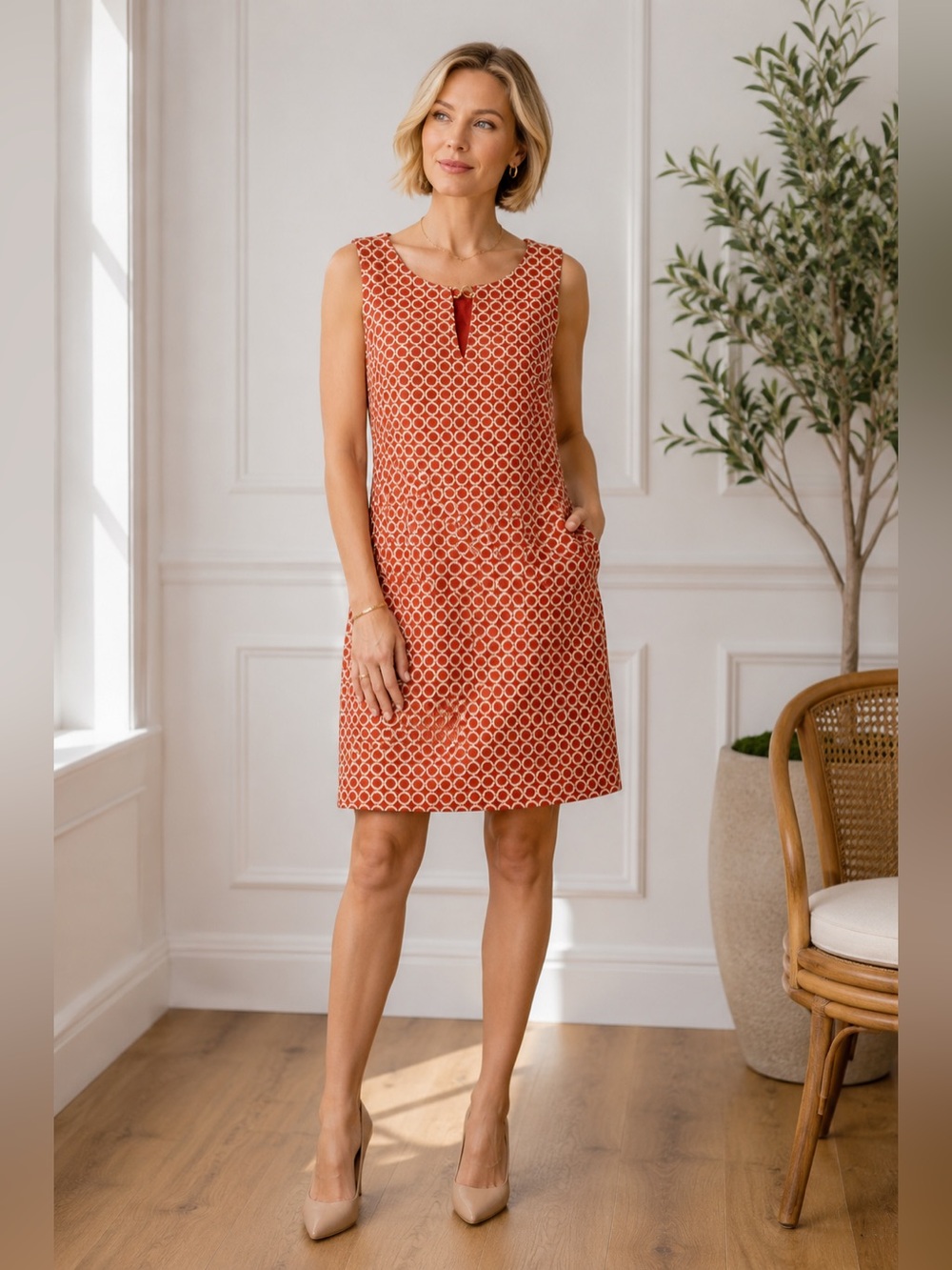 Trina Turk Red Geometric Shift Dress Size 4 Keyhole Neck Pockets Resort Chic
